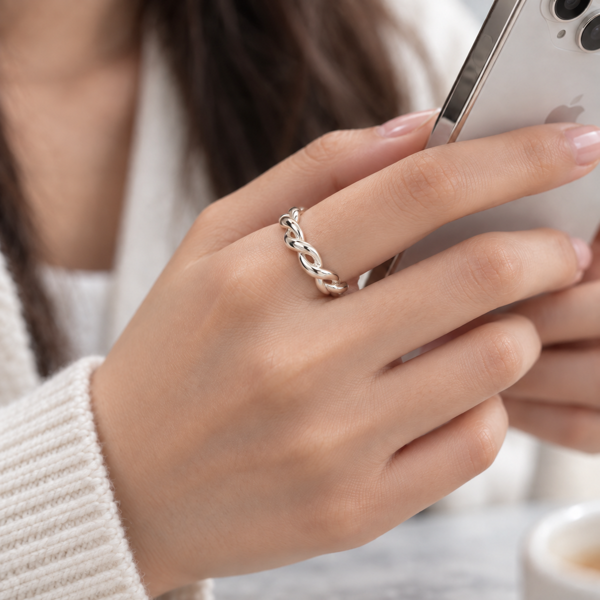 AARVO Elegant Twisted Ring - RNG1005