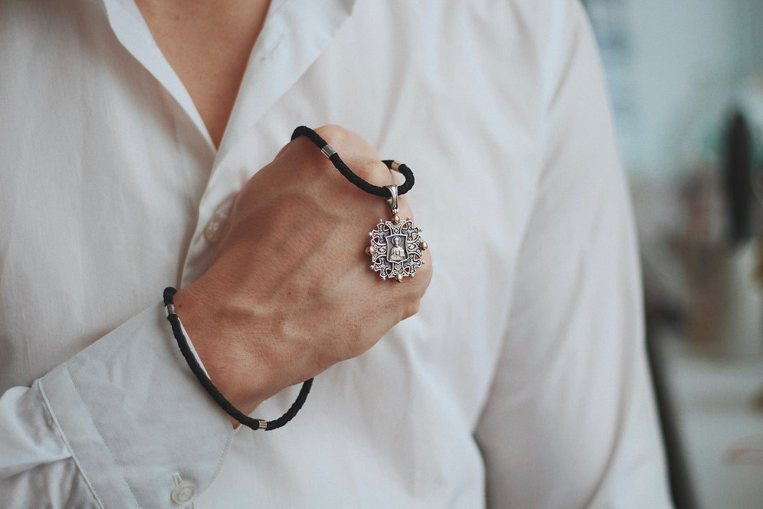 Discover the Healing Properties of Silver Jewellery