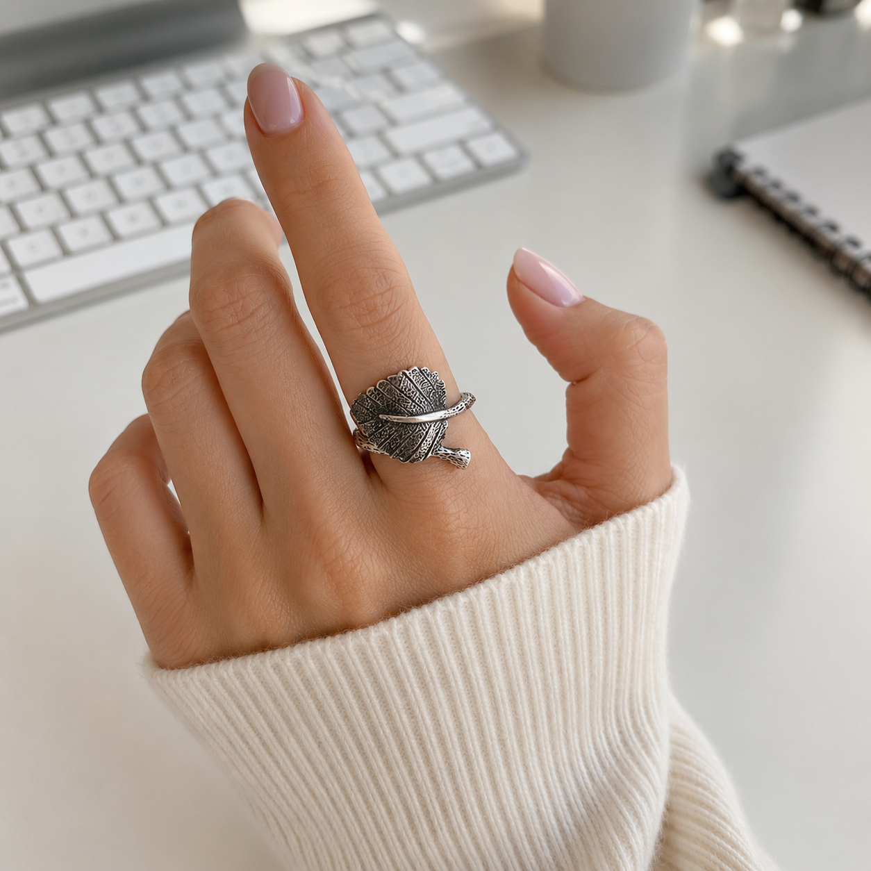 AARVO Stylish Silver Leaf Ring - RNG1007